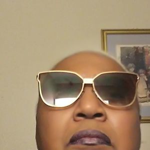 Meet your Posher, Annette